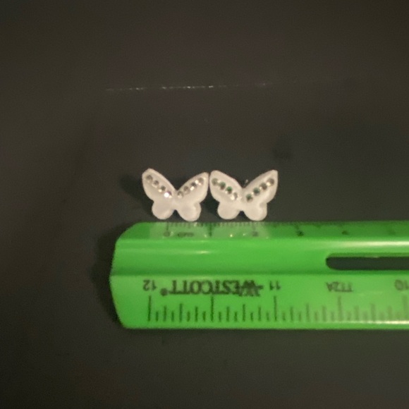 Butterfly post earrings - Picture 2 of 3
